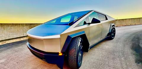 Tesla Cybertruck 2025