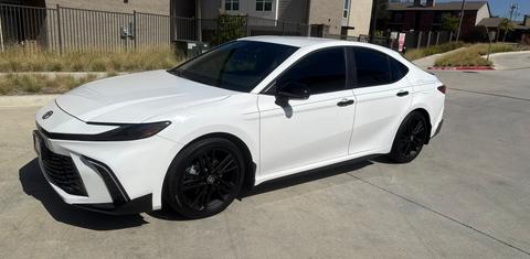 Toyota Camry Hybrid 2026