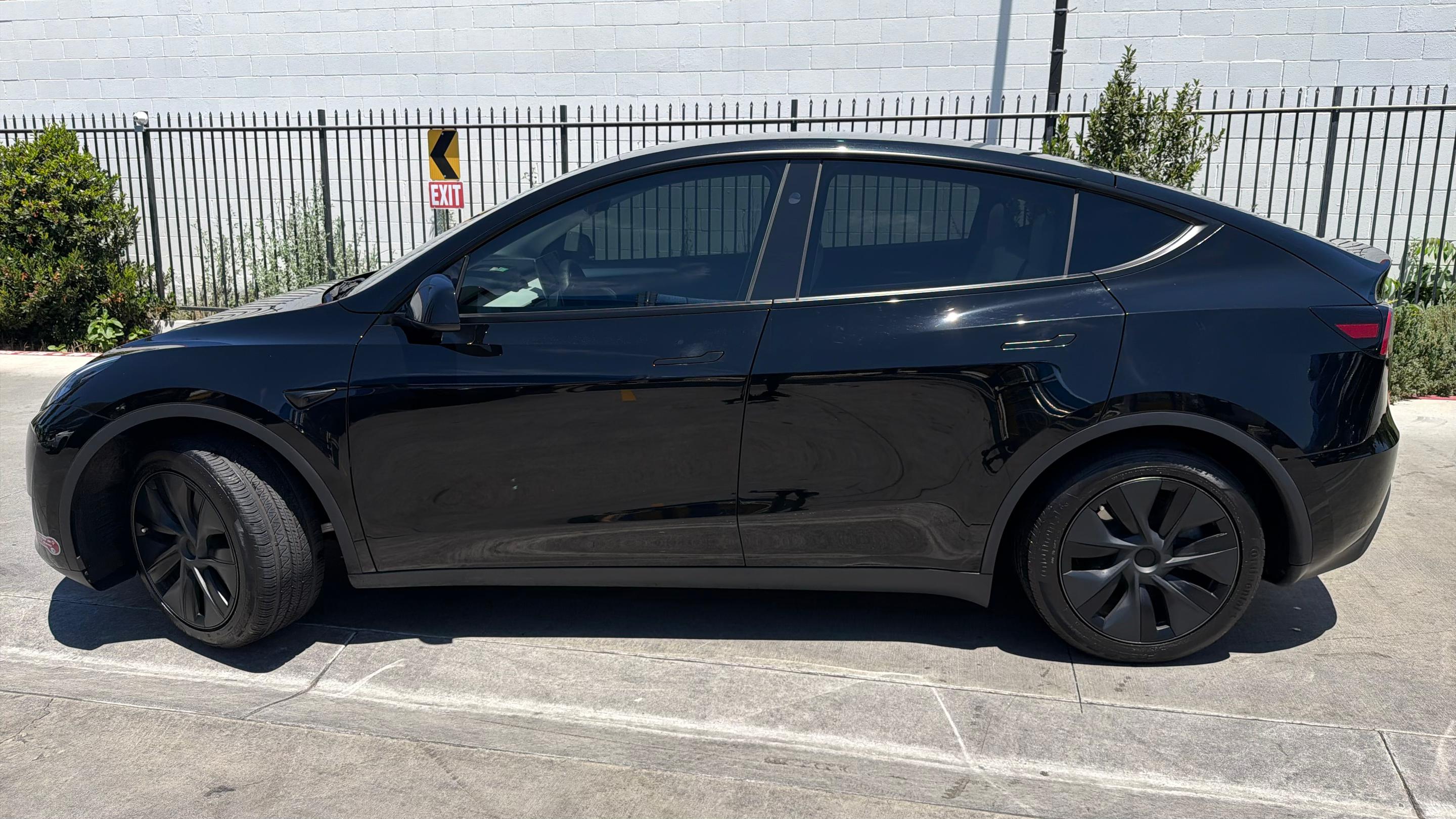 Tesla Model Y 2024 in Montclair, CA