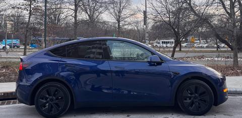 Tesla Model Y 2024