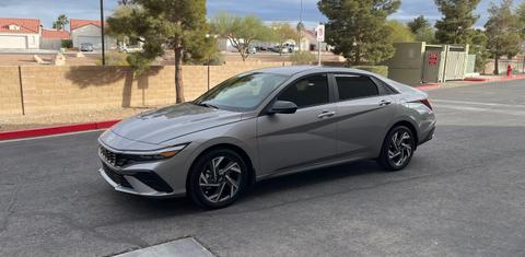 Hyundai Elantra Hybrid 2025