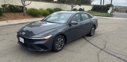 Hyundai Elantra 2024