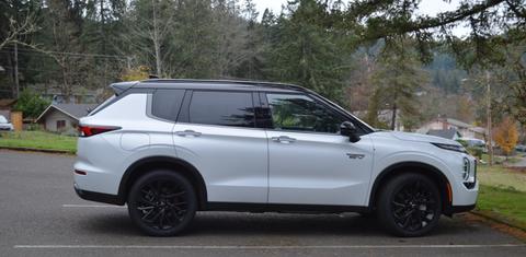 Mitsubishi Outlander Plug-In Hybrid 2025