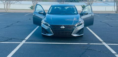 Nissan Altima 2023