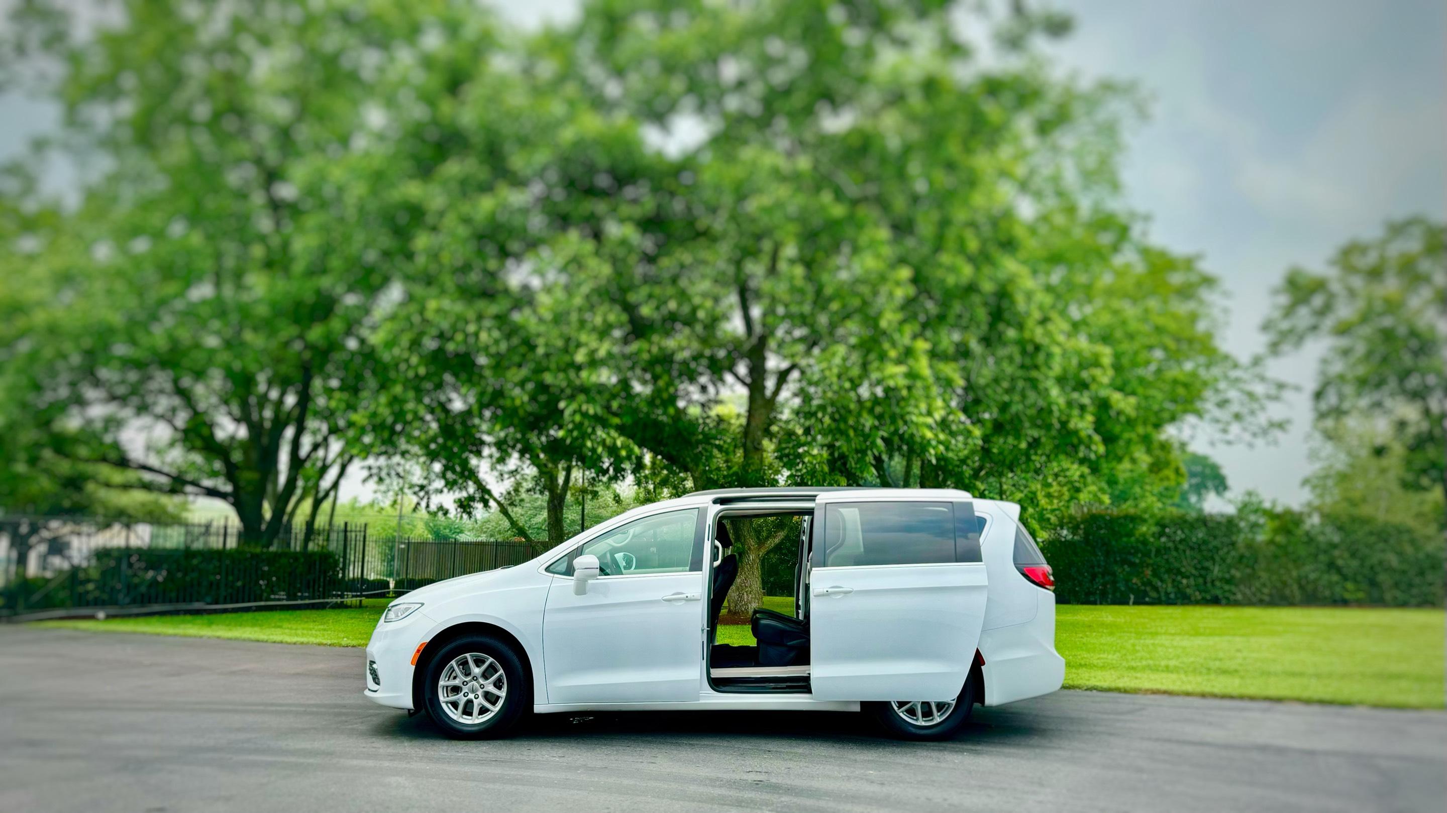 Chrysler Pacifica 2022 in Houston, TX