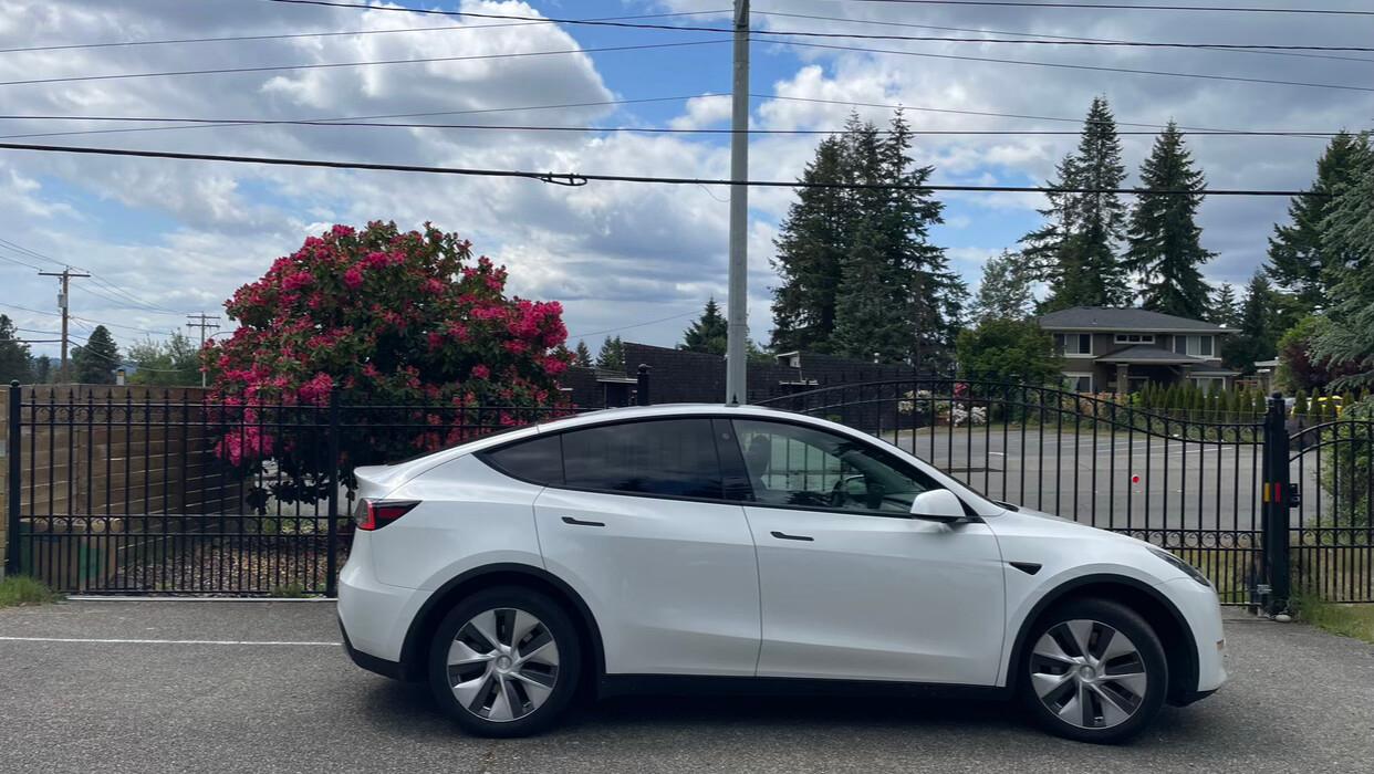 Tesla Model Y 2021 in Renton, WA