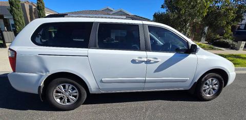 Kia GRAND CARNIVAL 2013
