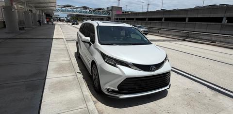 Toyota Sienna 2023