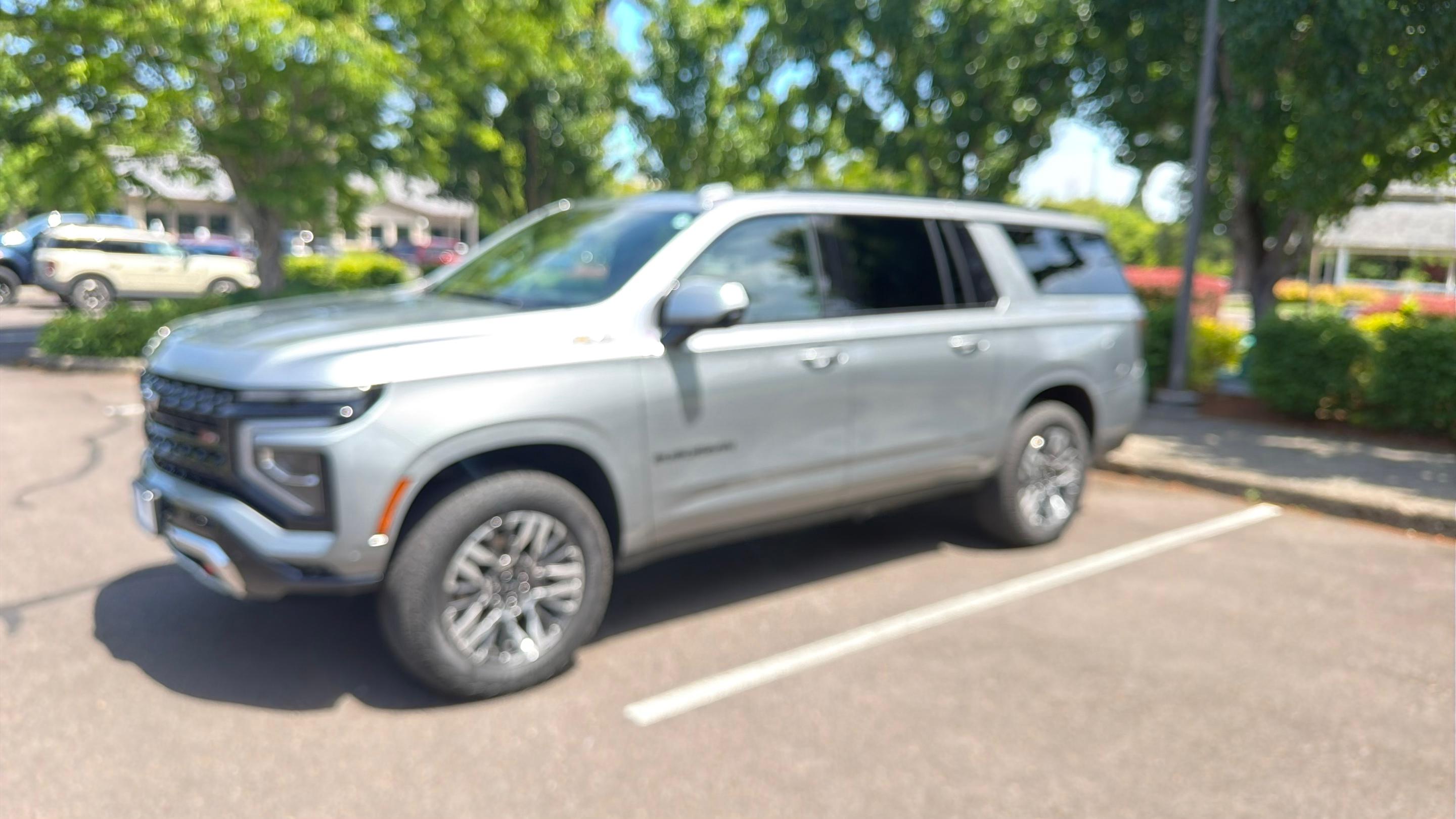 Chevrolet Suburban 2025 in Keizer, OR