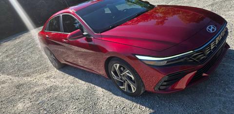 Hyundai Elantra 2024