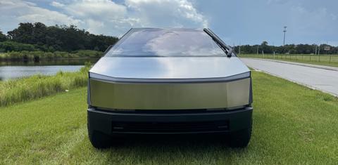 Tesla Cybertruck 2025