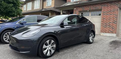 Tesla Model Y 2024