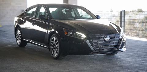 Nissan Altima 2025
