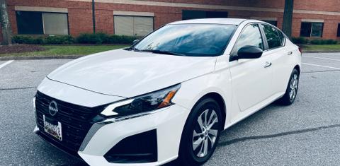 Nissan Altima 2025