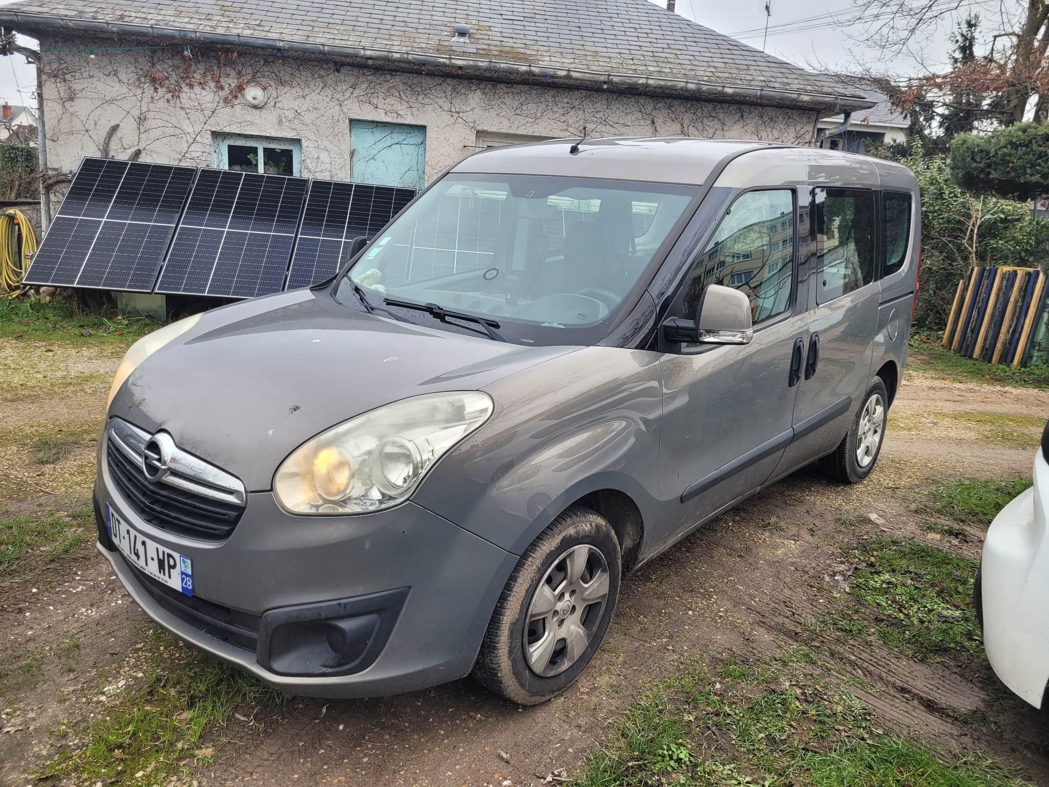 Opel COMBO 2012 à Saint-Jean-le-Blanc