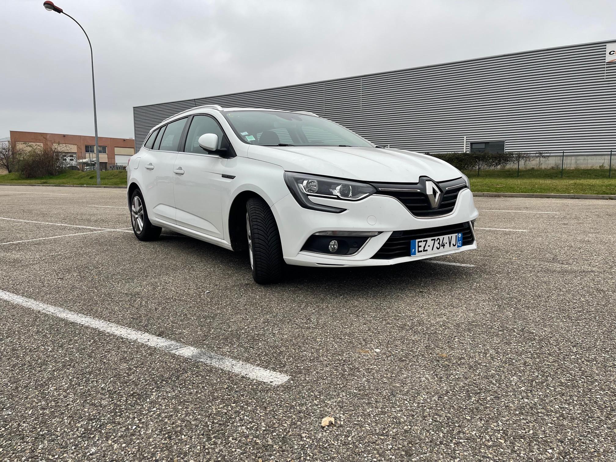 Renault MEGANE IV ESTATE BUSINESS 2018 in Lyon