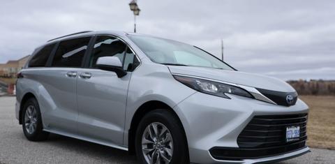 Toyota Sienna 2025