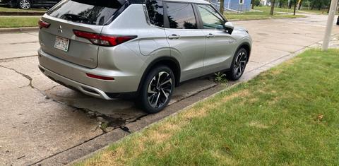 Mitsubishi Outlander Plug-In Hybrid 2025