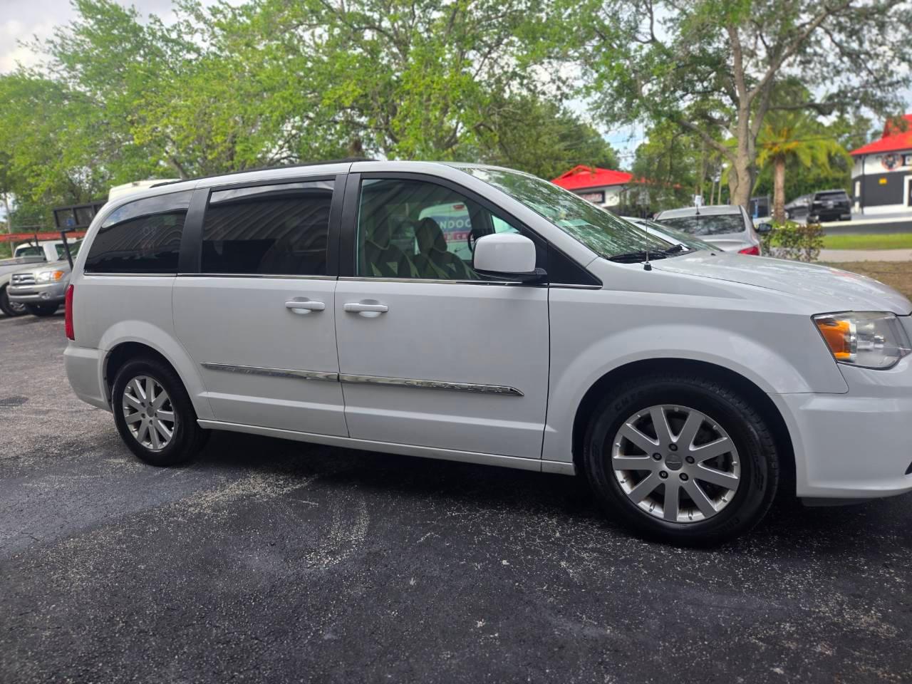 Chrysler Town & Country 2016 in Port St. Lucie, FL