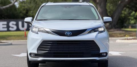 Toyota Sienna 2025