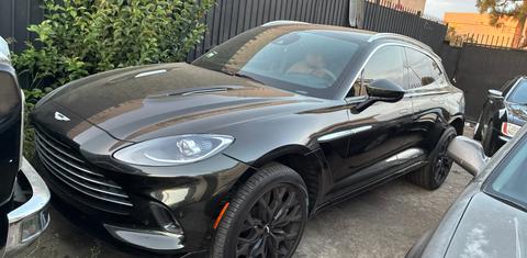 Aston Martin DBX 2021
