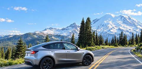 Tesla Model Y 2024