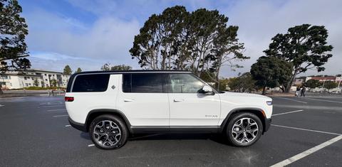 Rivian R1S 2025