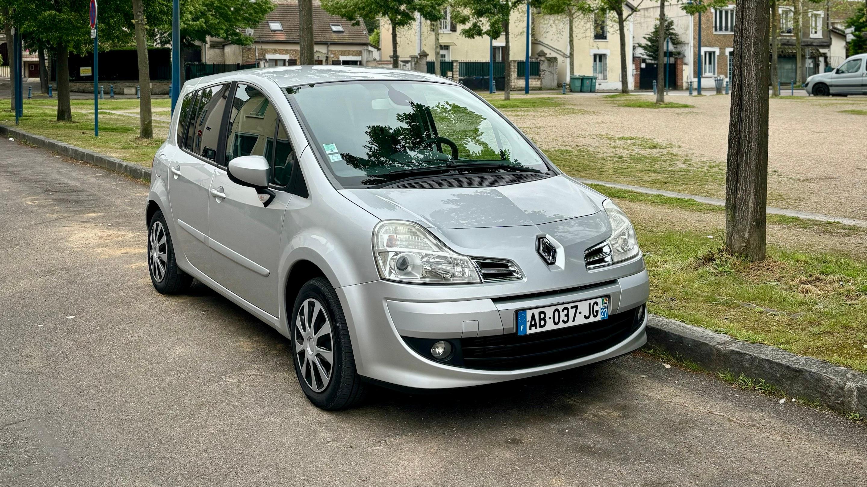 Renault GRAND MODUS 2009 à Mantes-la-Jolie