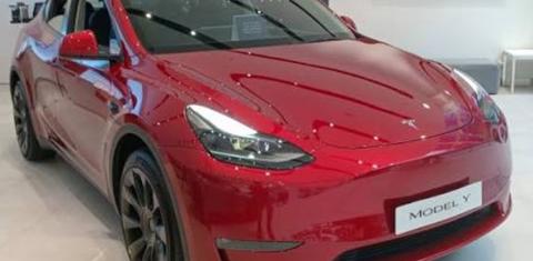 Tesla Model Y 2024