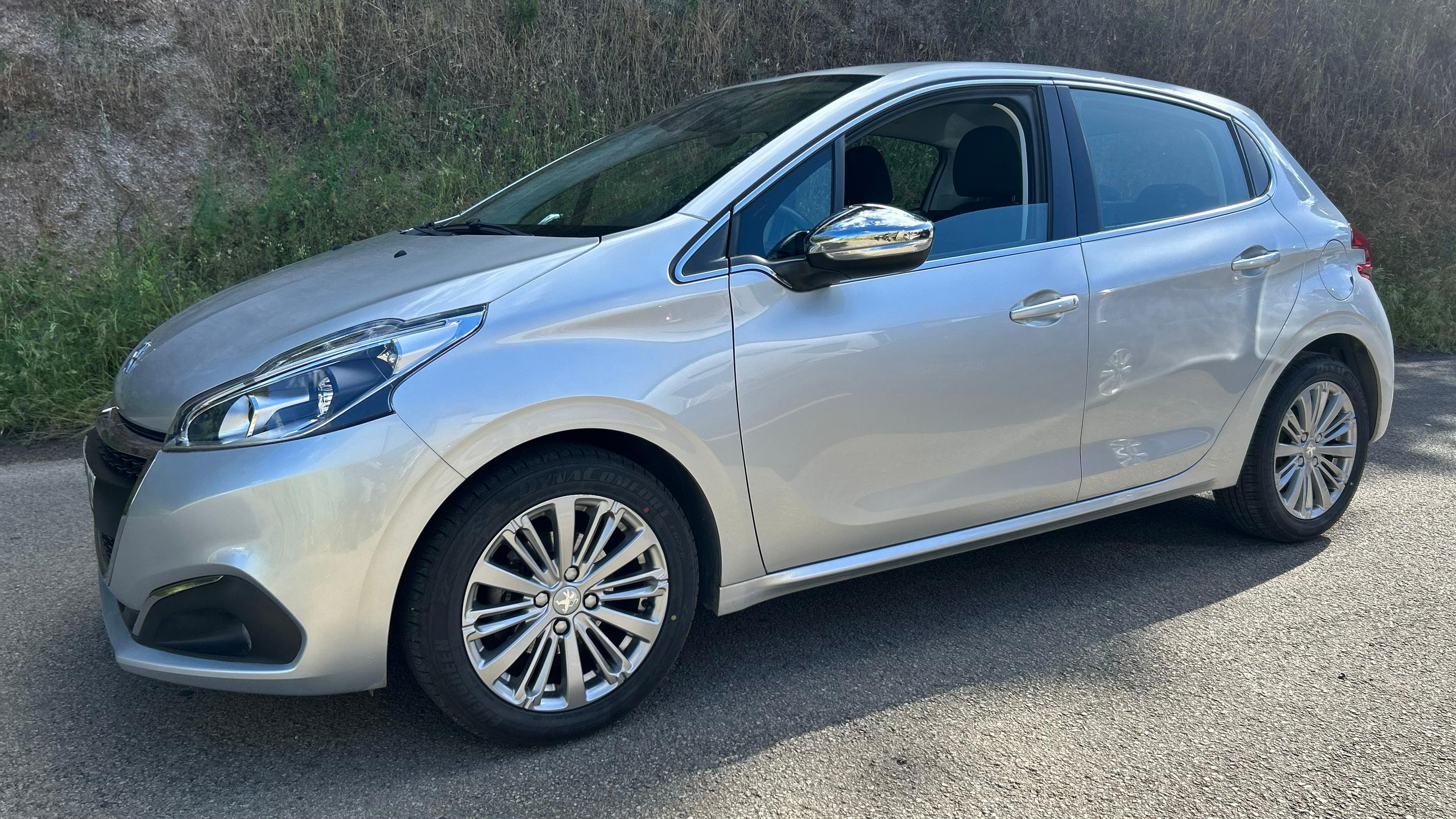 Peugeot 208 2018 à Ajaccio