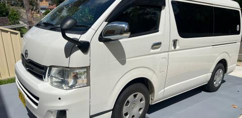 Toyota HIACE 2013