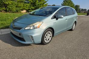 Toyota Prius v car