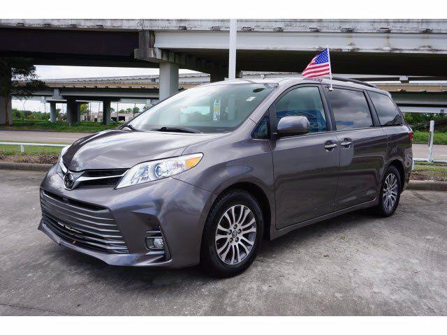 Toyota Sienna 2019 in Arcola, TX