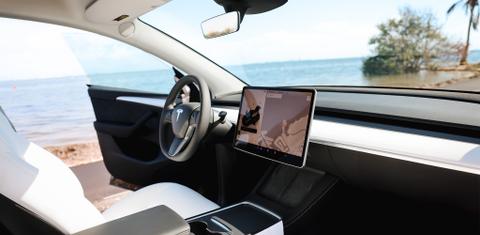 Tesla Model Y 2025
