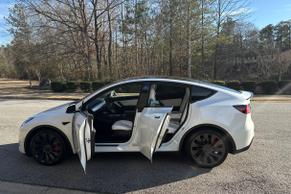 Tesla Model Y 2022 in Atlanta