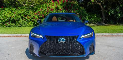 Lexus IS 2025
