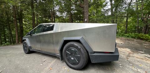 Tesla Cybertruck 2025
