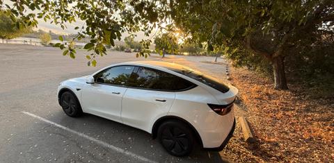 Tesla Model Y 2026
