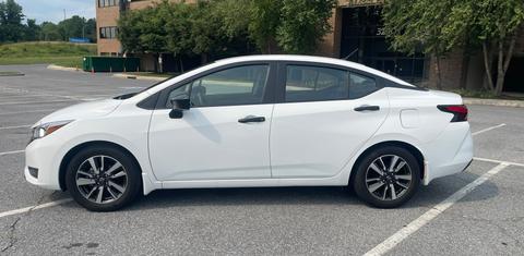 Nissan Versa 2024