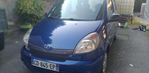 TOYOTA VERSO 2000