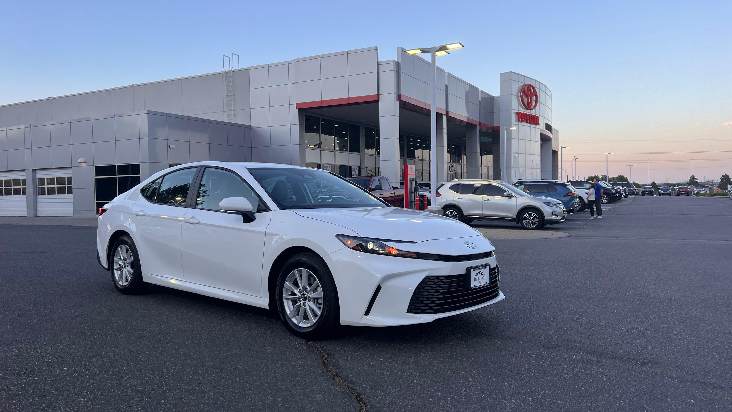 Toyota Camry Hybrid 2025 in 