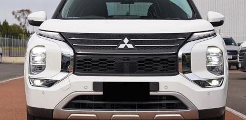 Mitsubishi OUTLANDER 2023