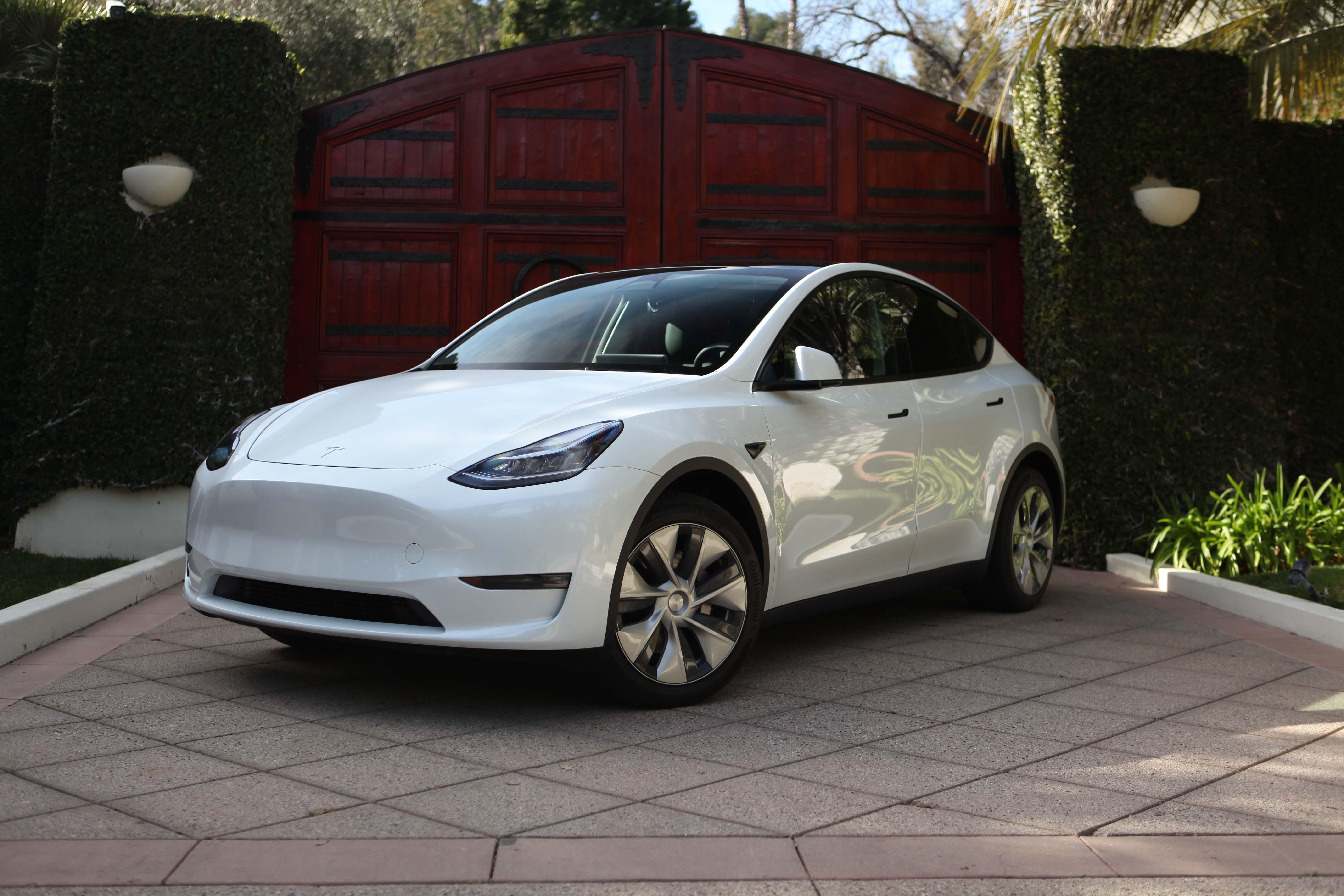 Tesla Model Y 2023 in Los Angeles, CA
