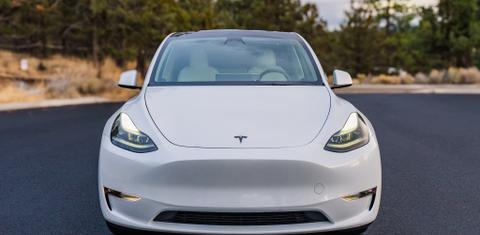 Tesla Model Y 2023