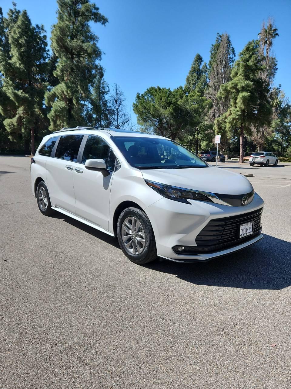 Toyota Sienna 2026 in Glendale, CA