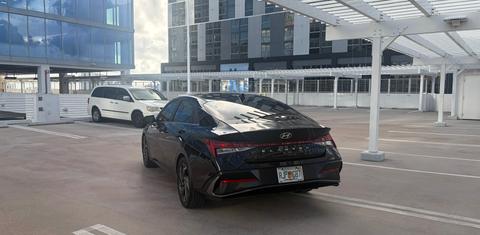 Hyundai Elantra 2024