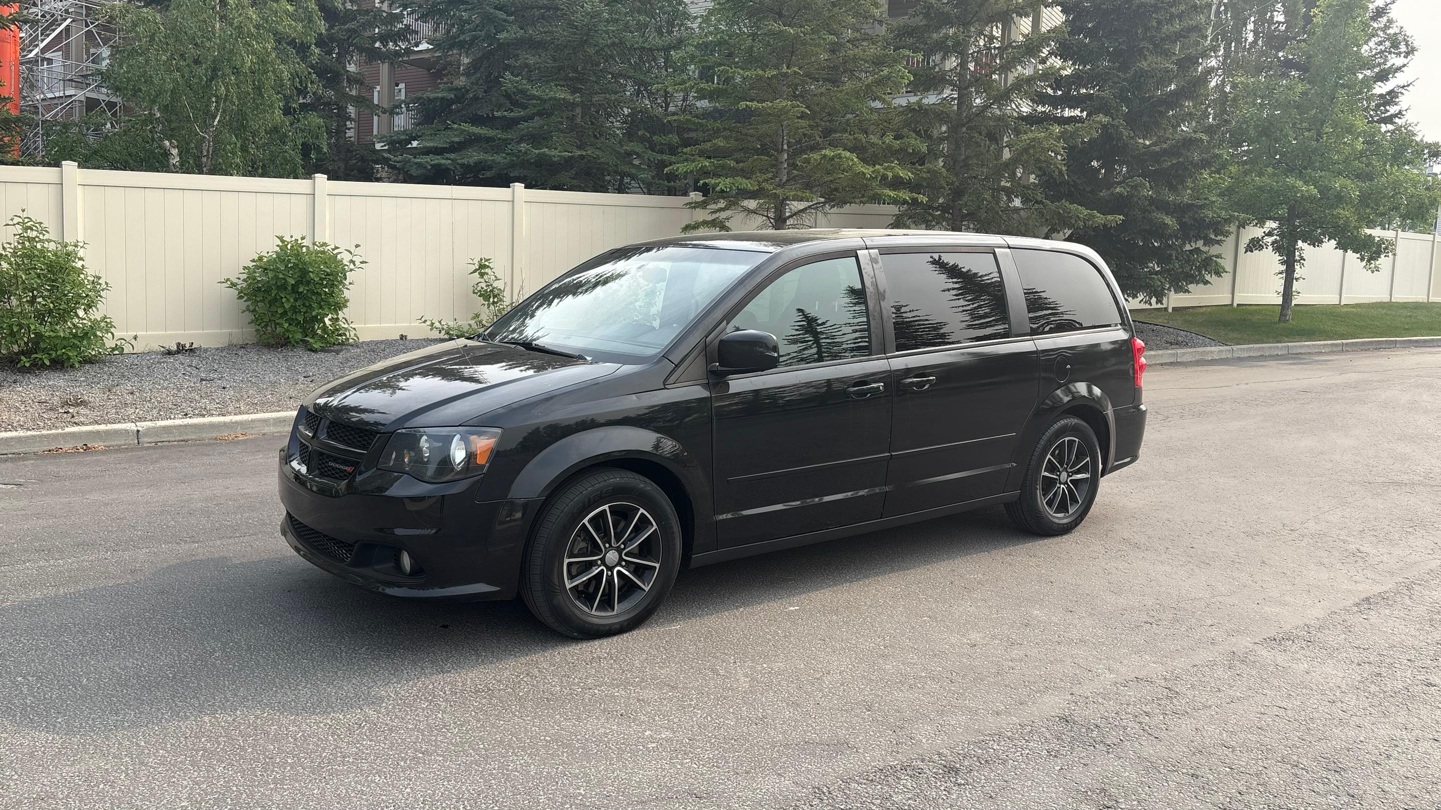 Dodge Grand Caravan 2016 in Calgary, AB
