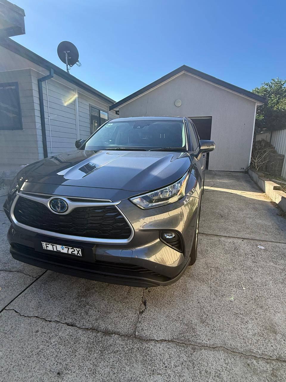 Toyota KLUGER 2023 in Granville