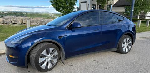 Tesla Model Y 2024