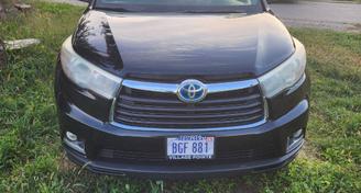 Toyota Highlander Hybrid 2015 — Car rental alternative in Lincoln, NE